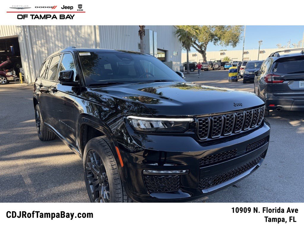 2025 Jeep Grand Cherokee L Summit's photo