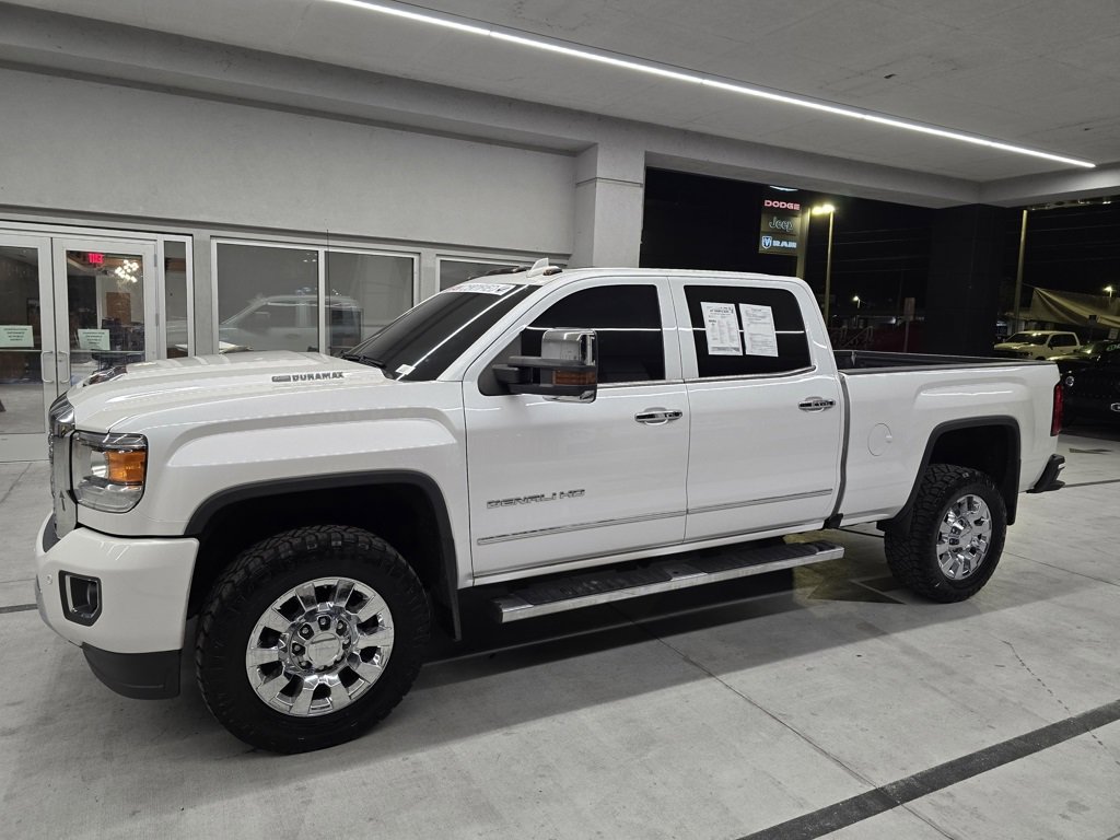 2019 Gmc Sierra HD Denali photo 2