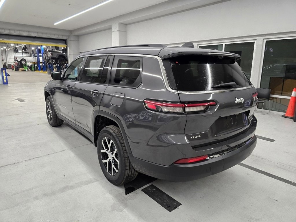 New 2025 Jeep Grand Cherokee L LIMITED 4X4 Sport Utility