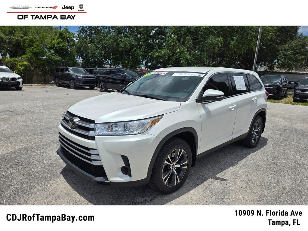 2019 Toyota Highlander LE 4x4 V6's photo