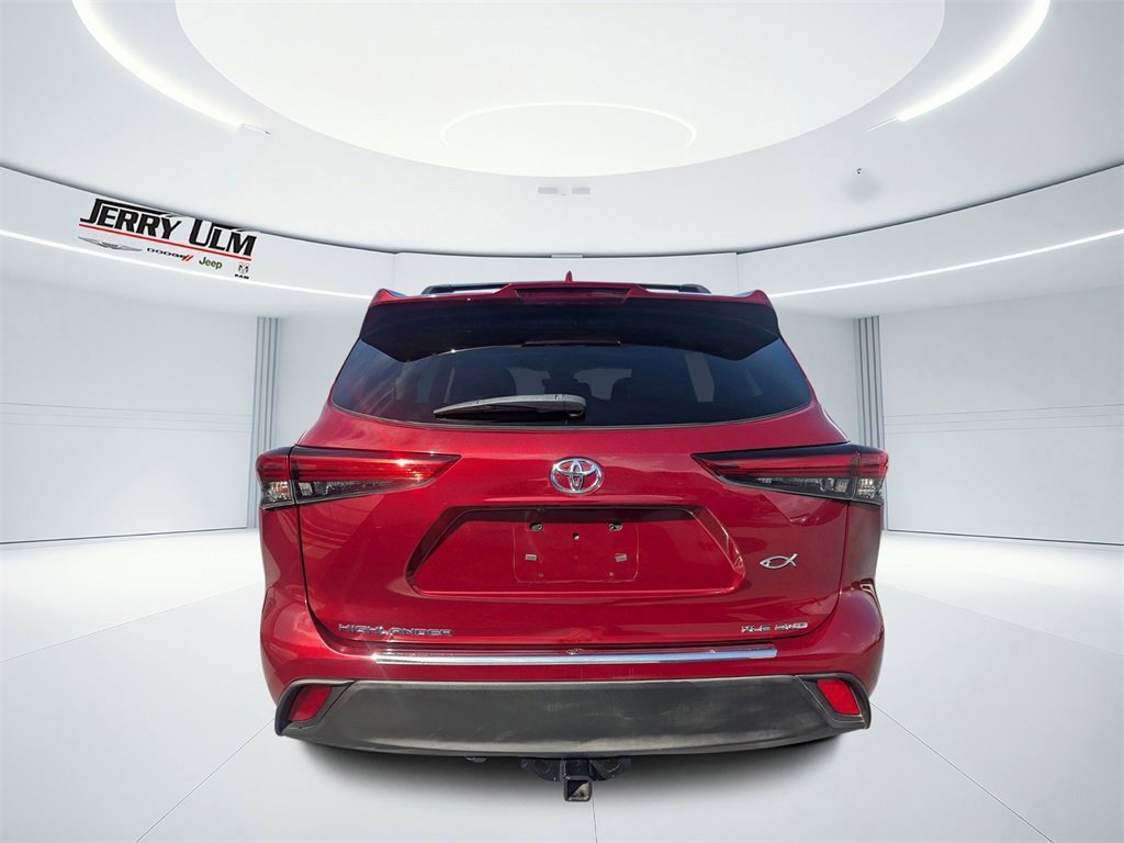 2020 Toyota Highlander XLE photo 3
