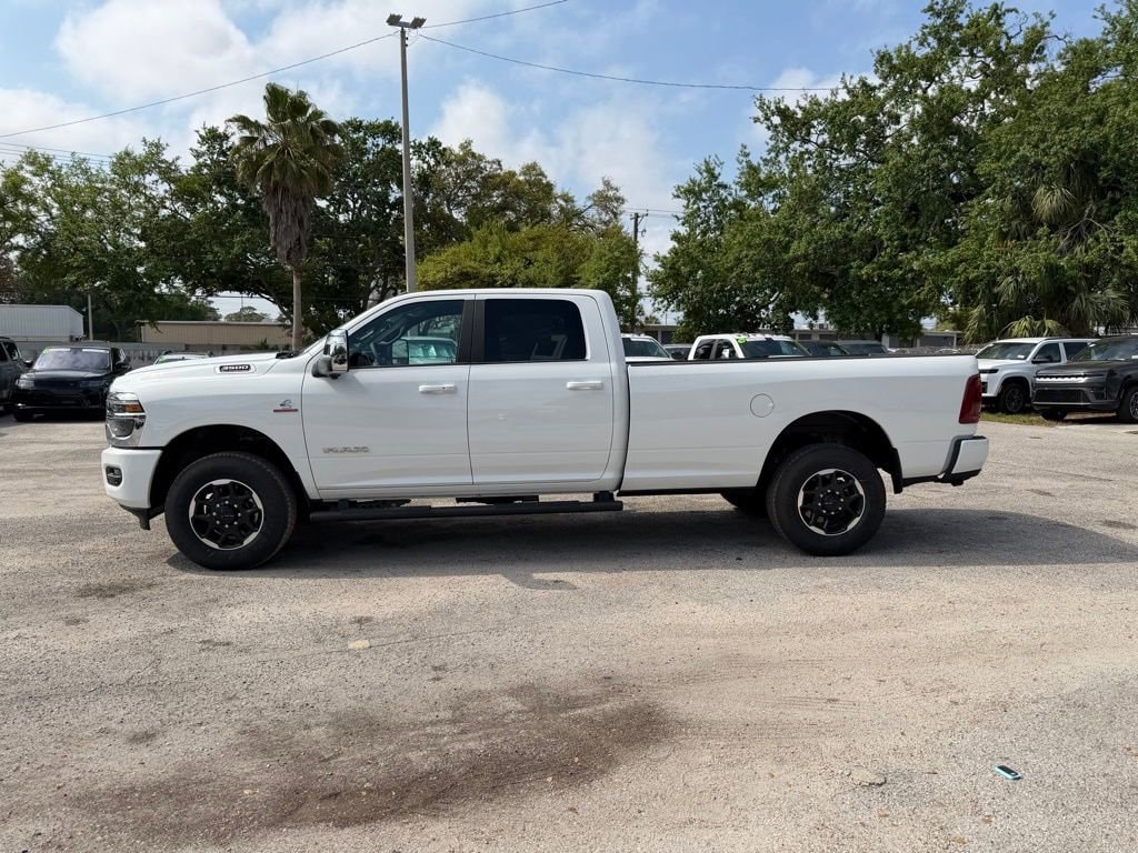 New 2026 Ram 3500 LARAMIE CREW CAB 4X4 8' BOX Pickup