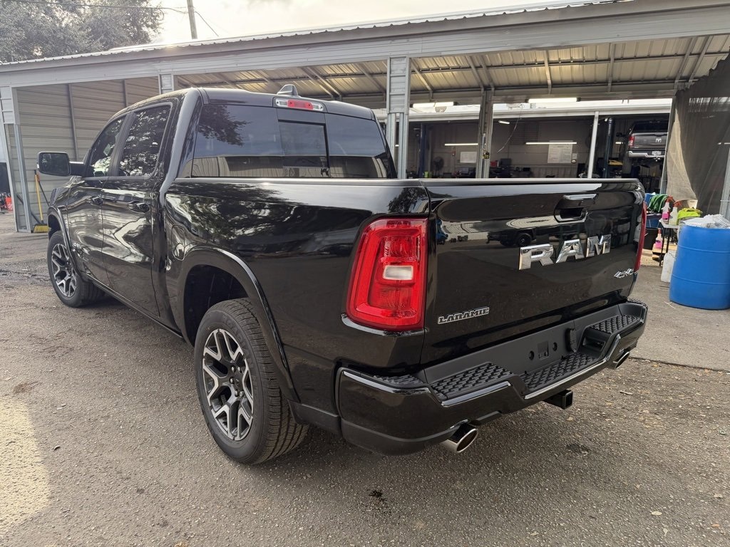 New 2026 Ram 1500 LARAMIE CREW CAB 4X4 5'7 BOX Pickup