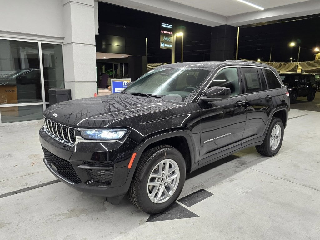 New 2025 Jeep Grand Cherokee LAREDO X 4X2 Sport Utility