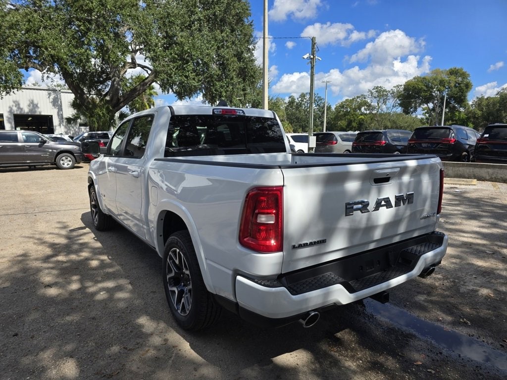 New 2026 Ram 1500 LARAMIE CREW CAB 4X4 5'7 BOX Pickup