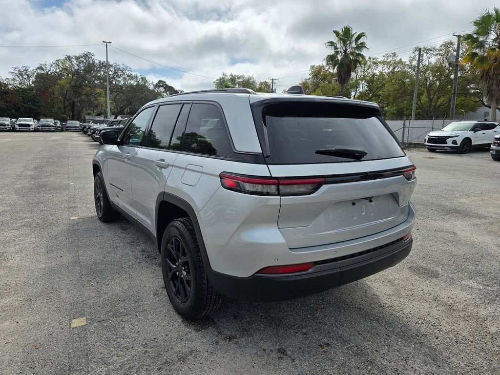 New 2026 Jeep Grand Cherokee LAREDO ALTITUDE 4X2 Sport Utility