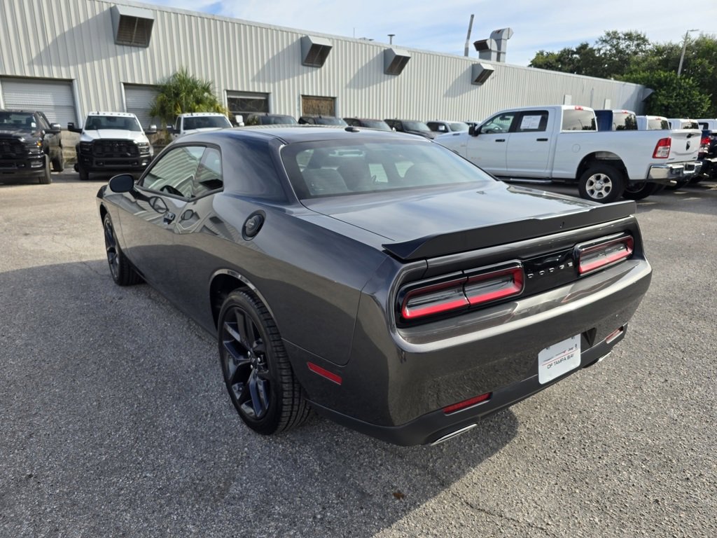 2023 Dodge Challenger SXT photo 4