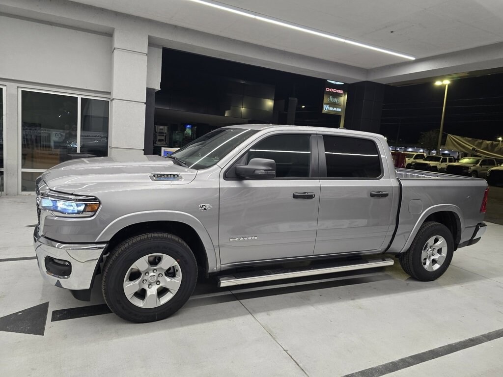 New 2026 Ram 1500 BIG HORN CREW CAB 4X4 5'7 BOX Pickup