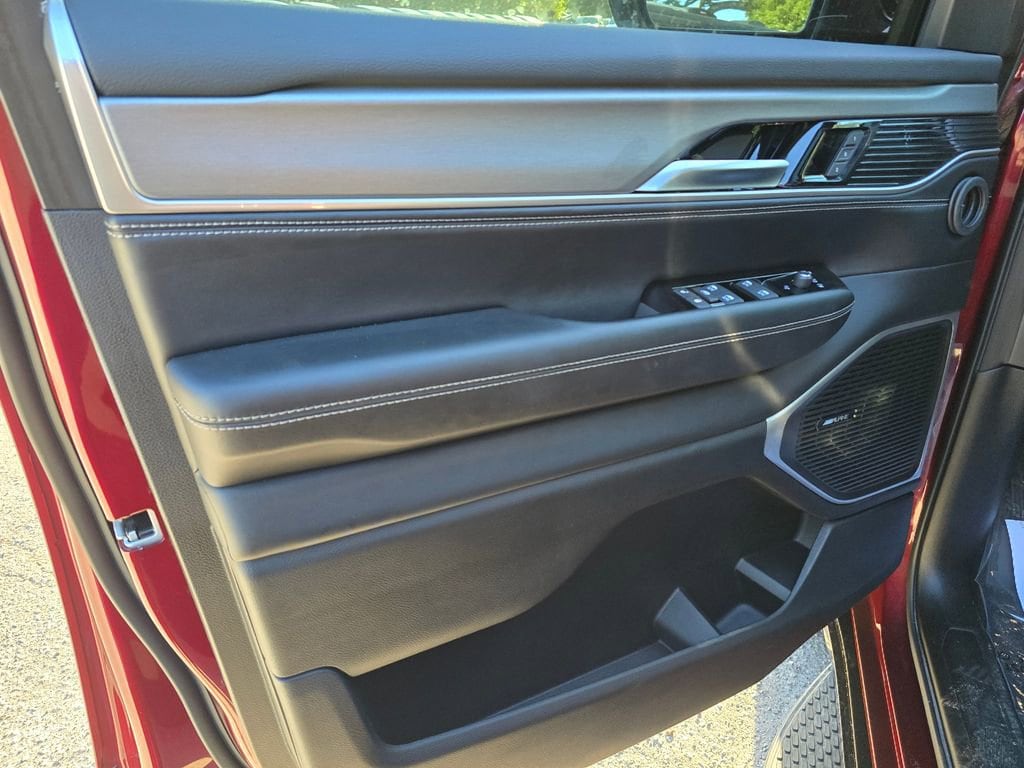 2025 Jeep Wagoneer Series II - Photo 15