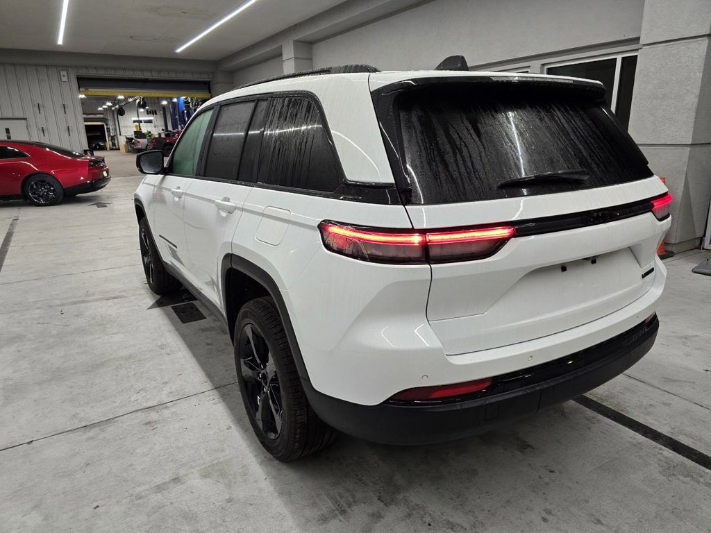 New 2025 Jeep Grand Cherokee LIMITED 4X2 Sport Utility