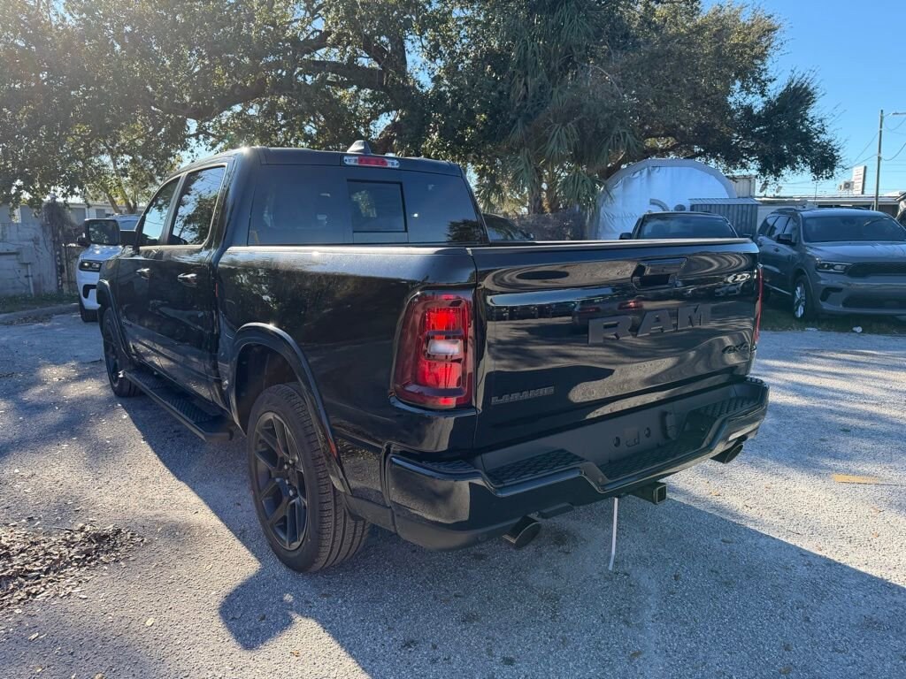 New 2026 Ram 1500 LARAMIE CREW CAB 4X4 5'7 BOX Pickup