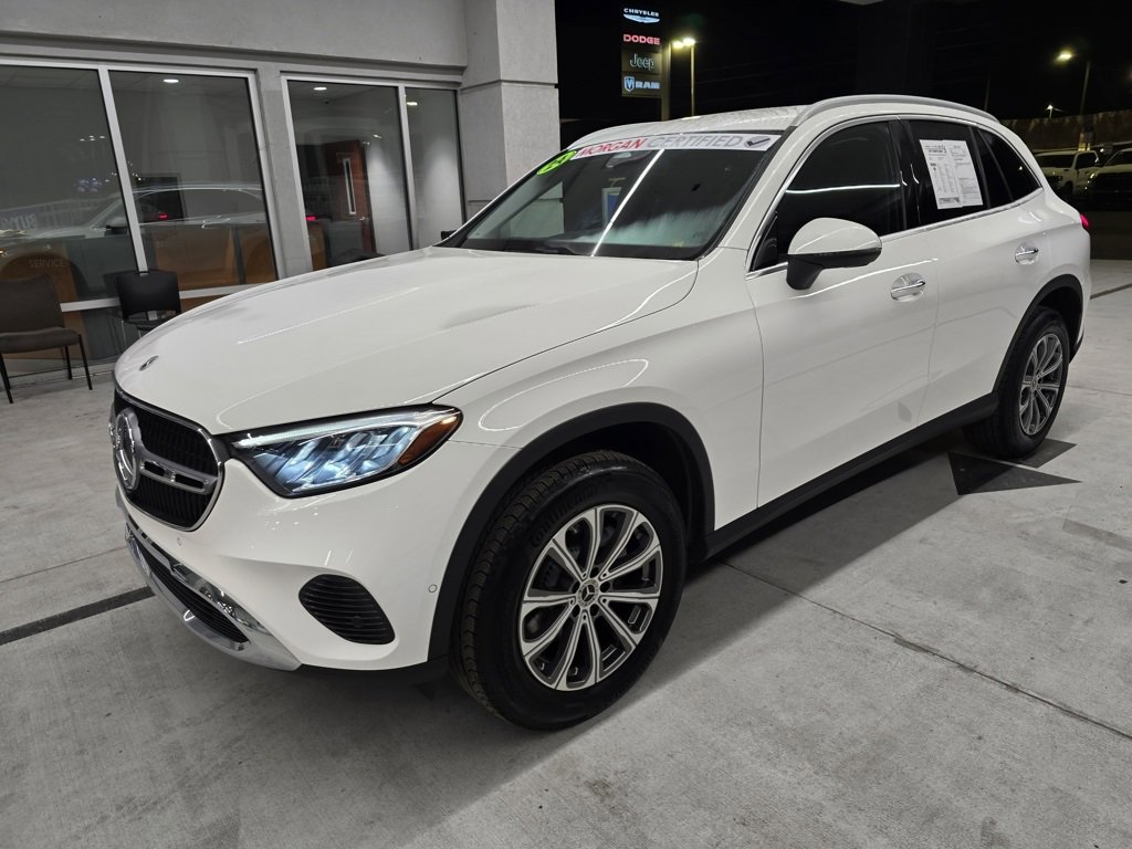 2024 Mercedes Benz GLC 300 photo 2