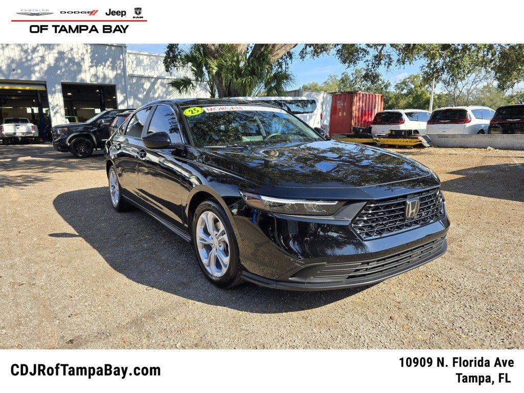 2025 Honda Accord LX's photo