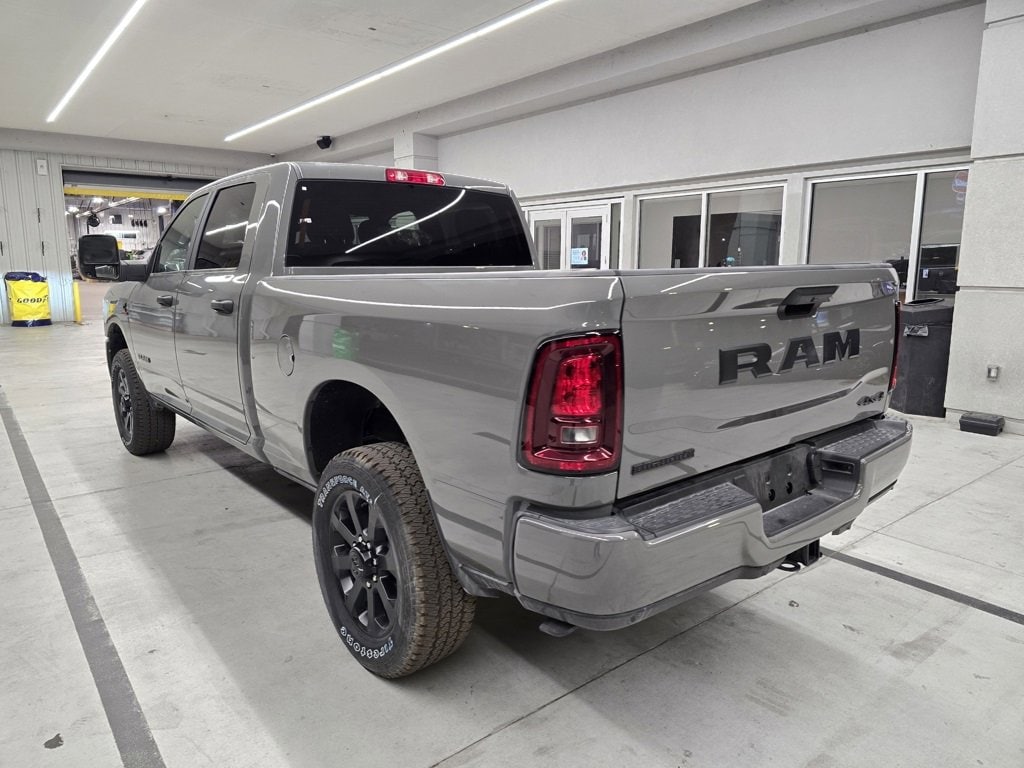 New 2026 Ram 2500 BIG HORN CREW CAB 4X4 6'4 BOX Pickup