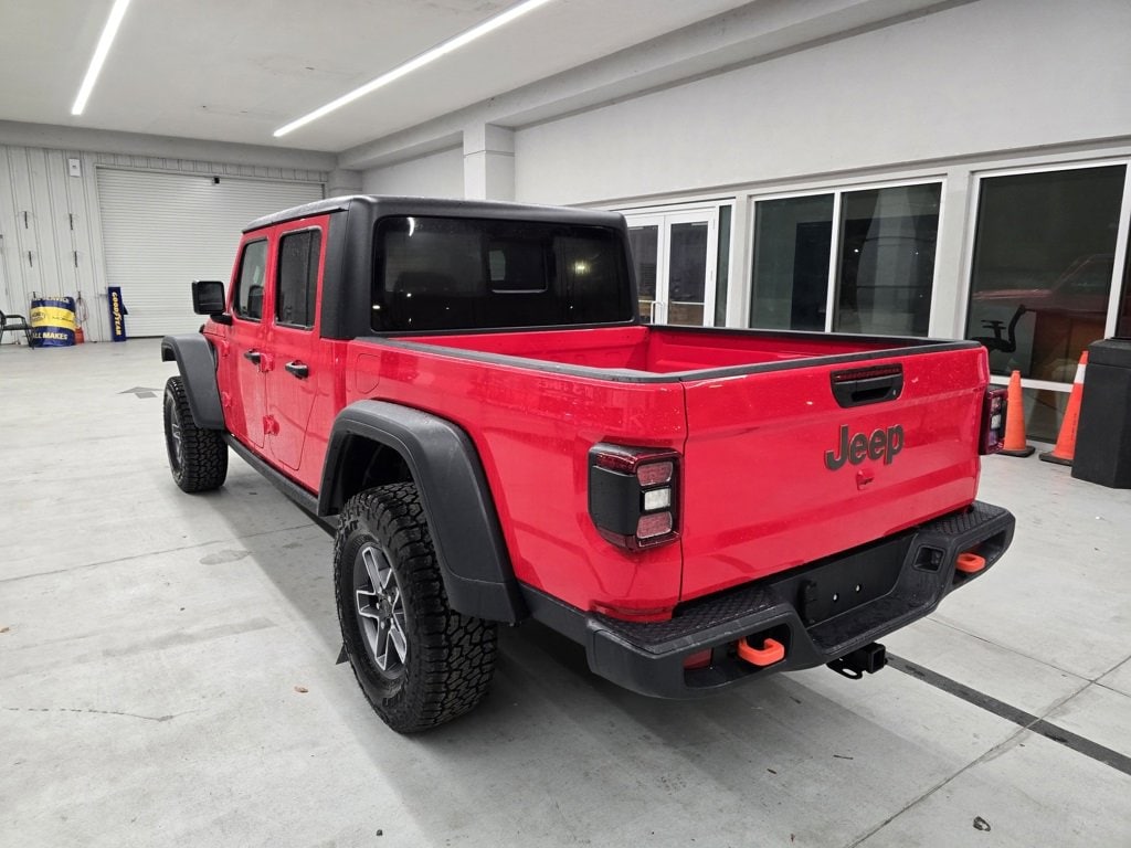 New 2025 Jeep Gladiator MOJAVE 4X4 Pickup