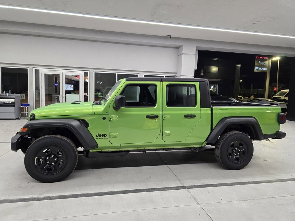 New 2026 Jeep Gladiator SPORT 4X4 Pickup
