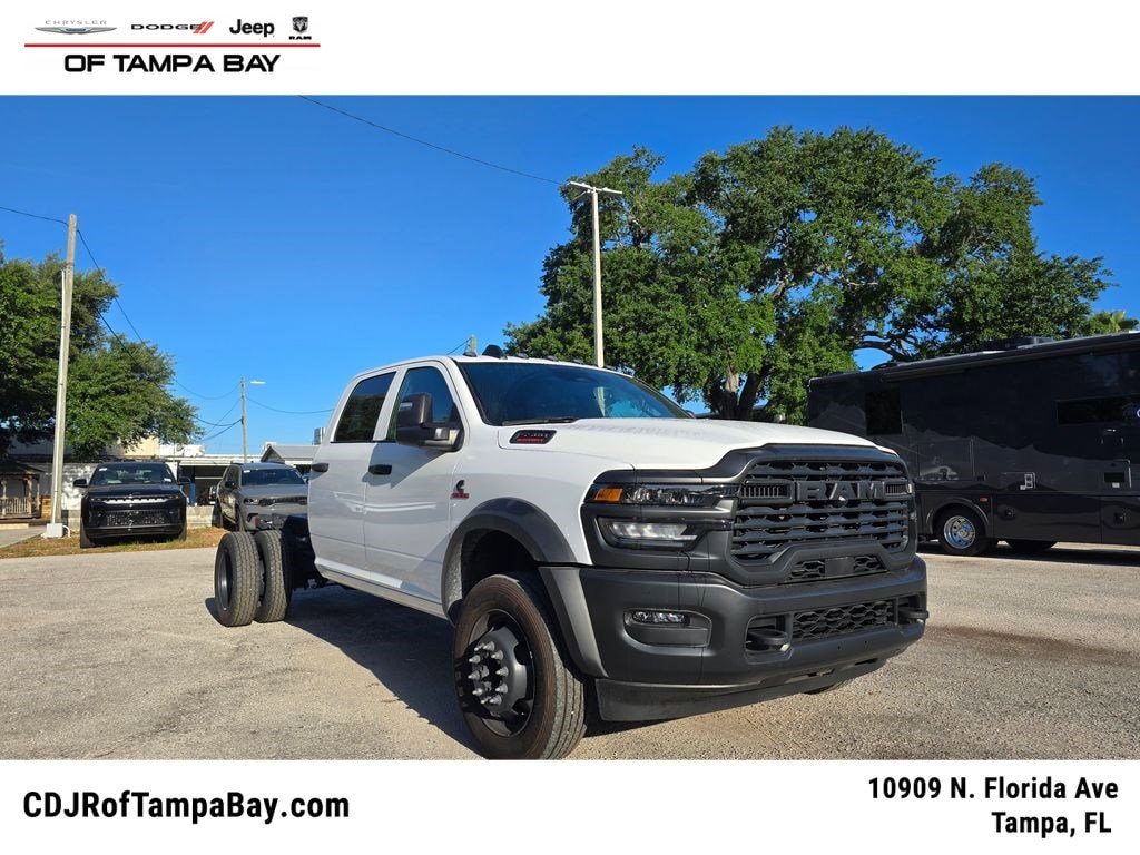 New 2025 Ram 5500 Chassis Cab TRADESMAN CHASSIS CREW CAB 4X4 60' CA Pickup