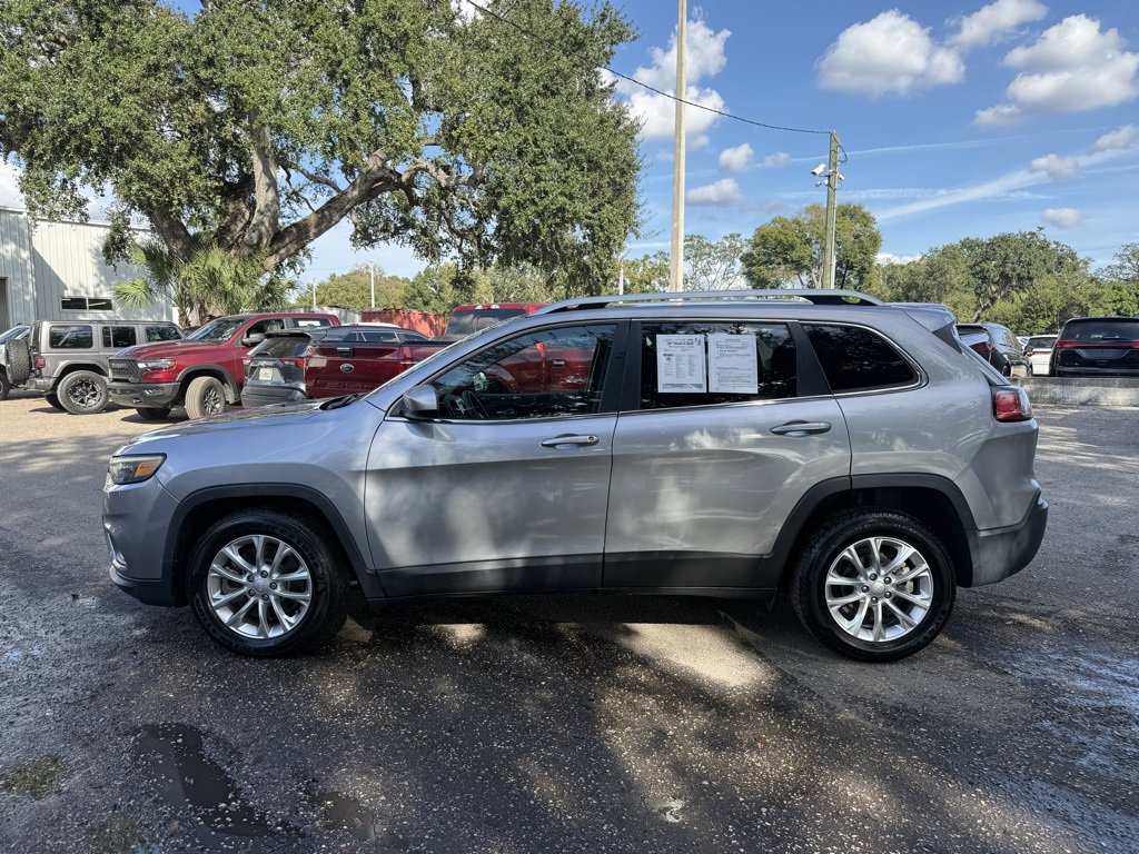 2019 Jeep Cherokee Latitude photo 2
