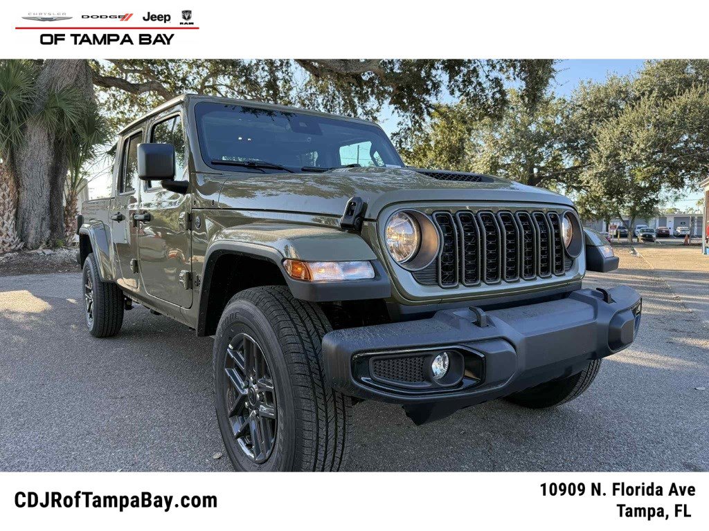 2025 Jeep Gladiator Sport S's photo