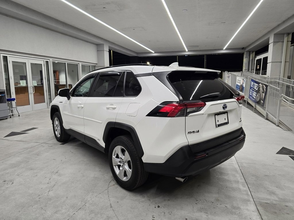 2019 Toyota RAV4 Hybrid LE photo 4