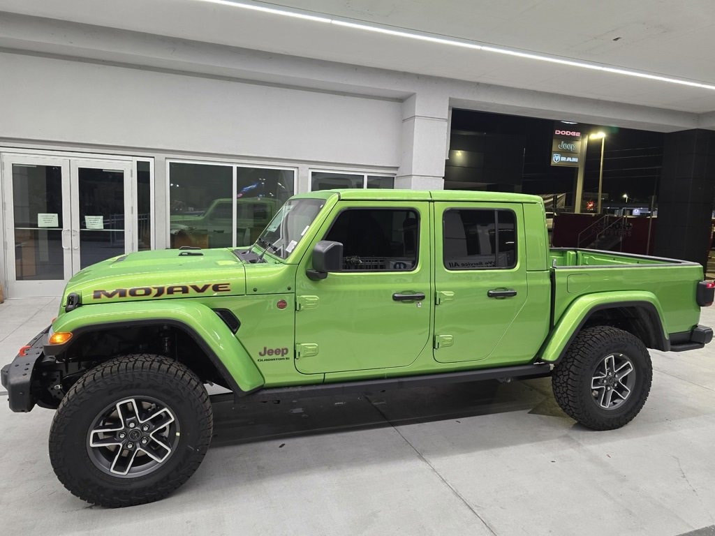New 2025 Jeep Gladiator MOJAVE X 4X4 Pickup