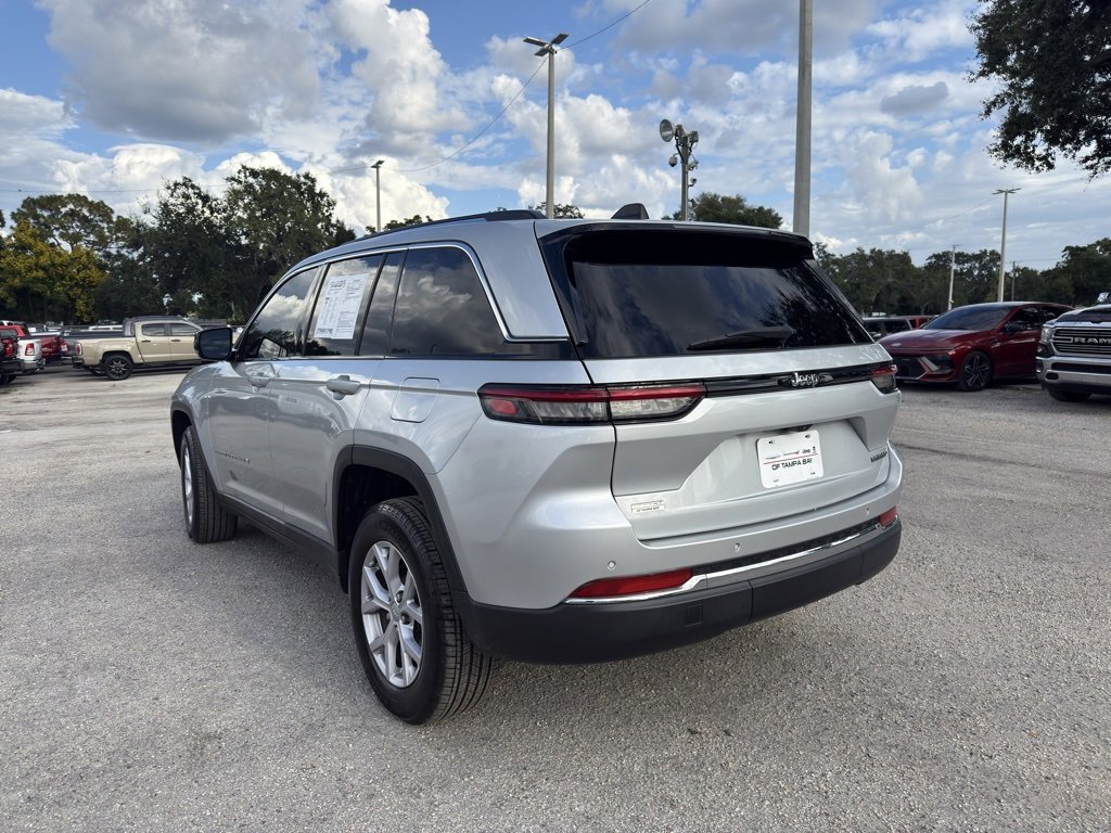 2022 Jeep Grand Cherokee Limited photo 4