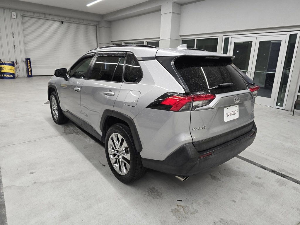 2021 Toyota RAV4 XLE Premium photo 2