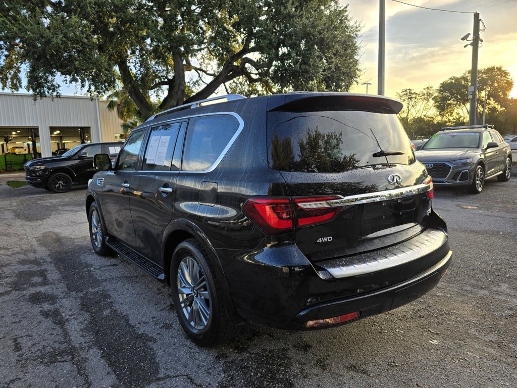 2023 Infiniti QX80 Luxe photo 4