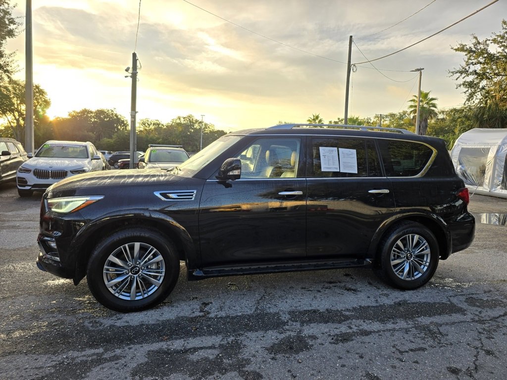 2023 Infiniti QX80 Luxe photo 3