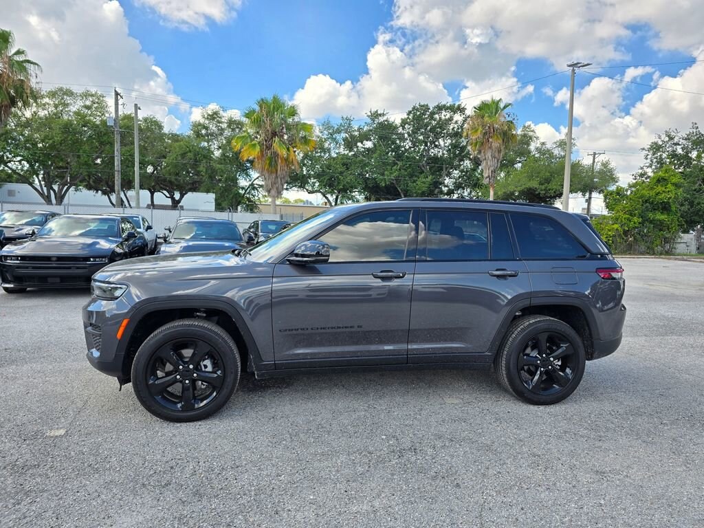 New 2025 Jeep Grand Cherokee ALTITUDE 4X2 Sport Utility