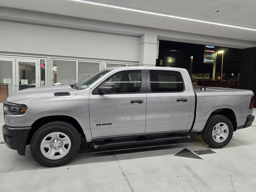 New 2026 Ram 1500 TRADESMAN CREW CAB 4X2 5'7 BOX Pickup