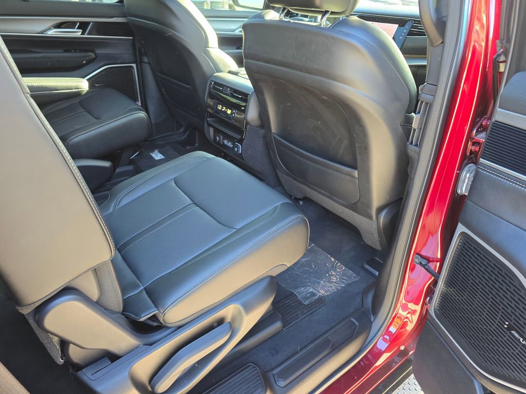 2025 Jeep Wagoneer Series II - Photo 37