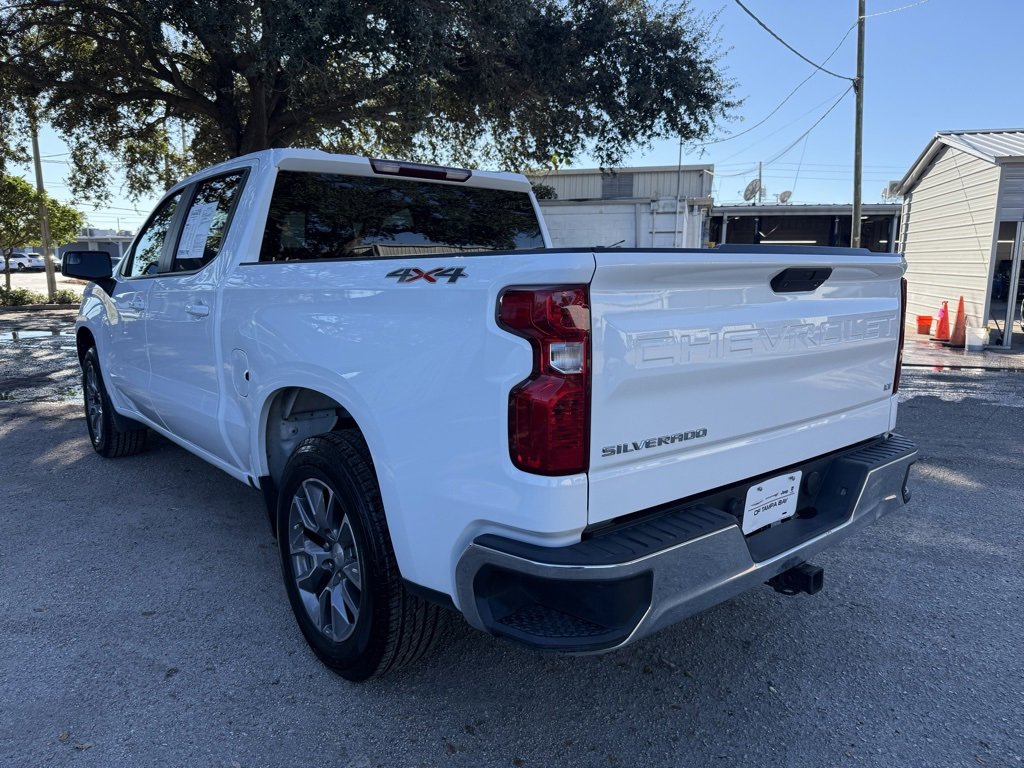 2021 Chevrolet Silverado 1500 photo 2