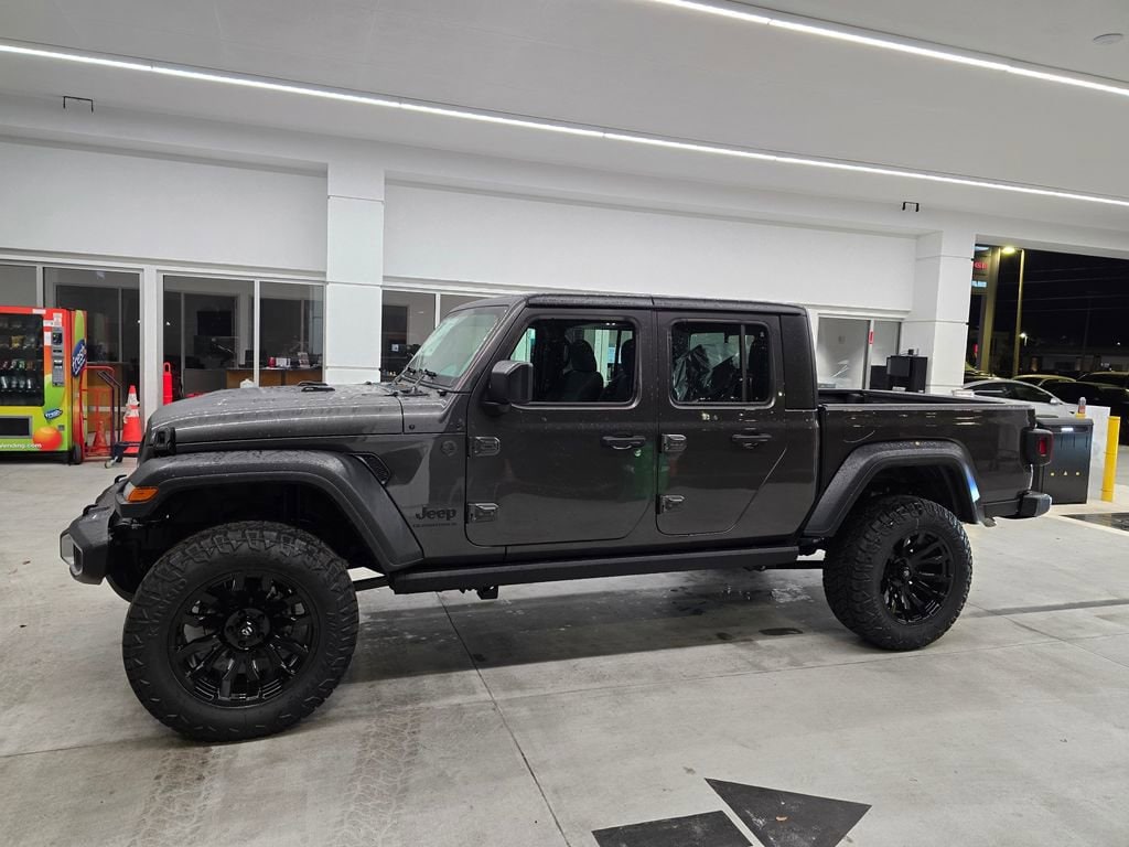 New 2026 Jeep Gladiator SPORT 4X4 Pickup