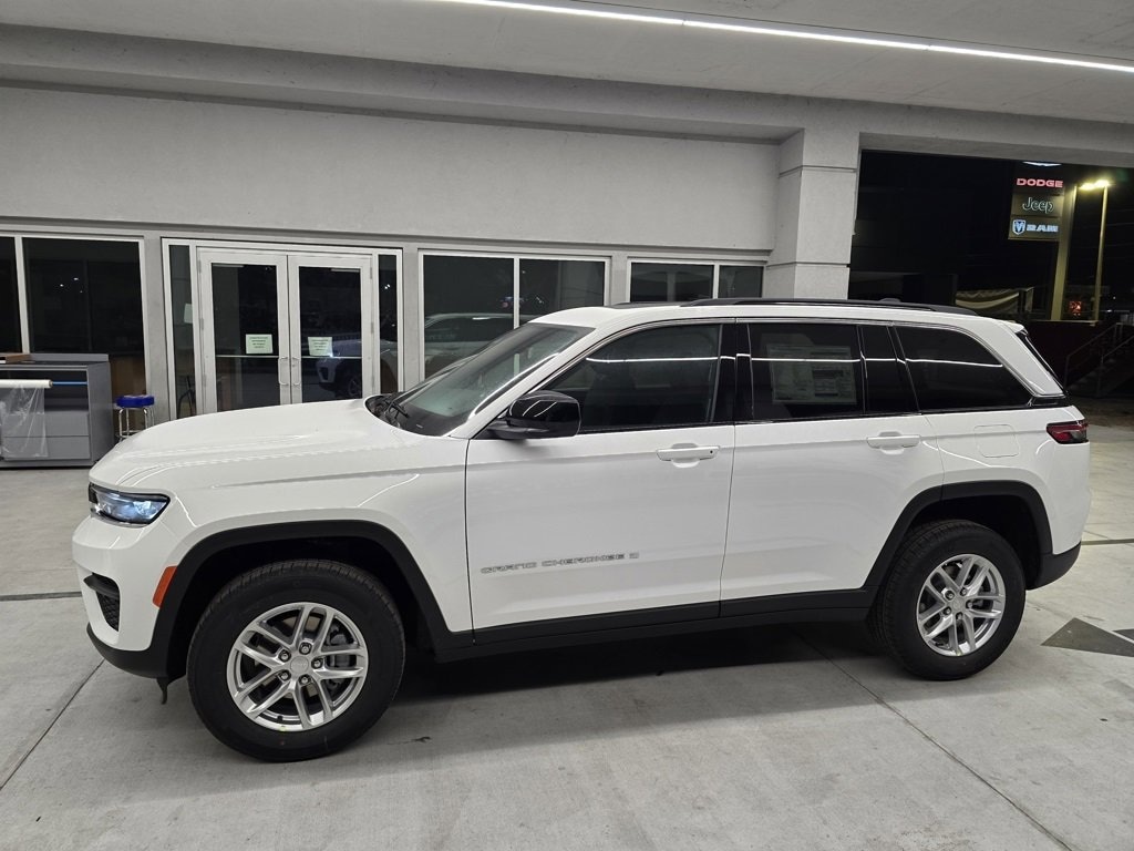 New 2025 Jeep Grand Cherokee LAREDO X 4X2 Sport Utility