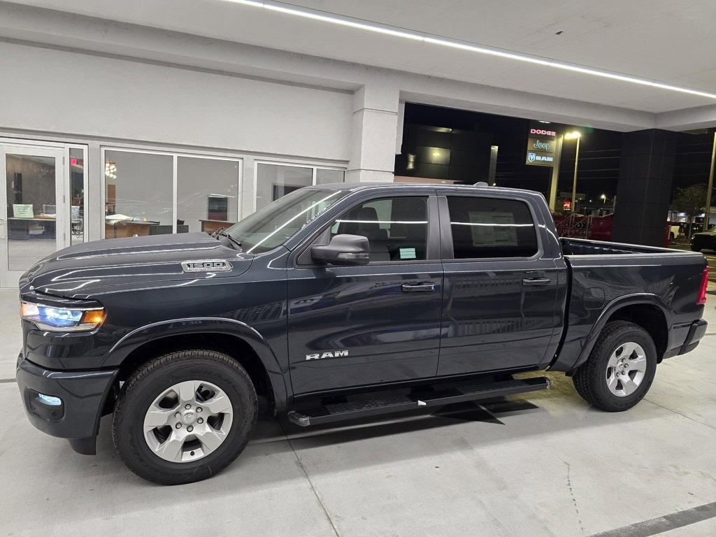 New 2026 Ram 1500 BIG HORN CREW CAB 4X2 5'7 BOX Pickup