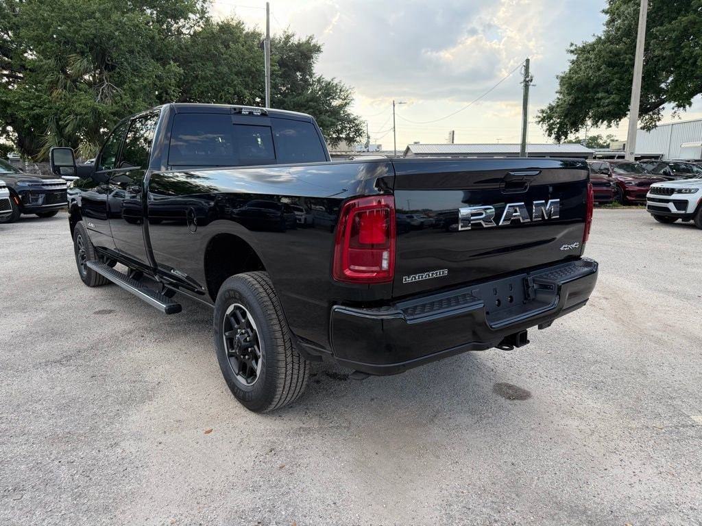 New 2026 Ram 3500 LARAMIE CREW CAB 4X4 8' BOX Pickup