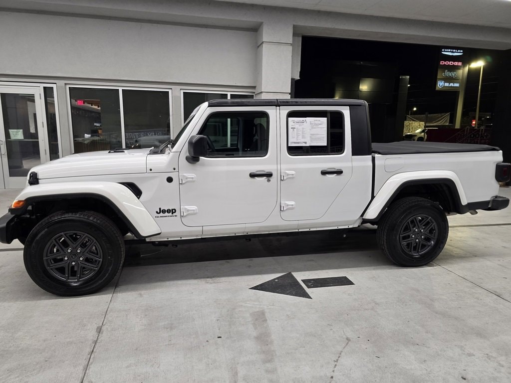 Used 2024 Jeep Gladiator Sport S Sport S 4x4