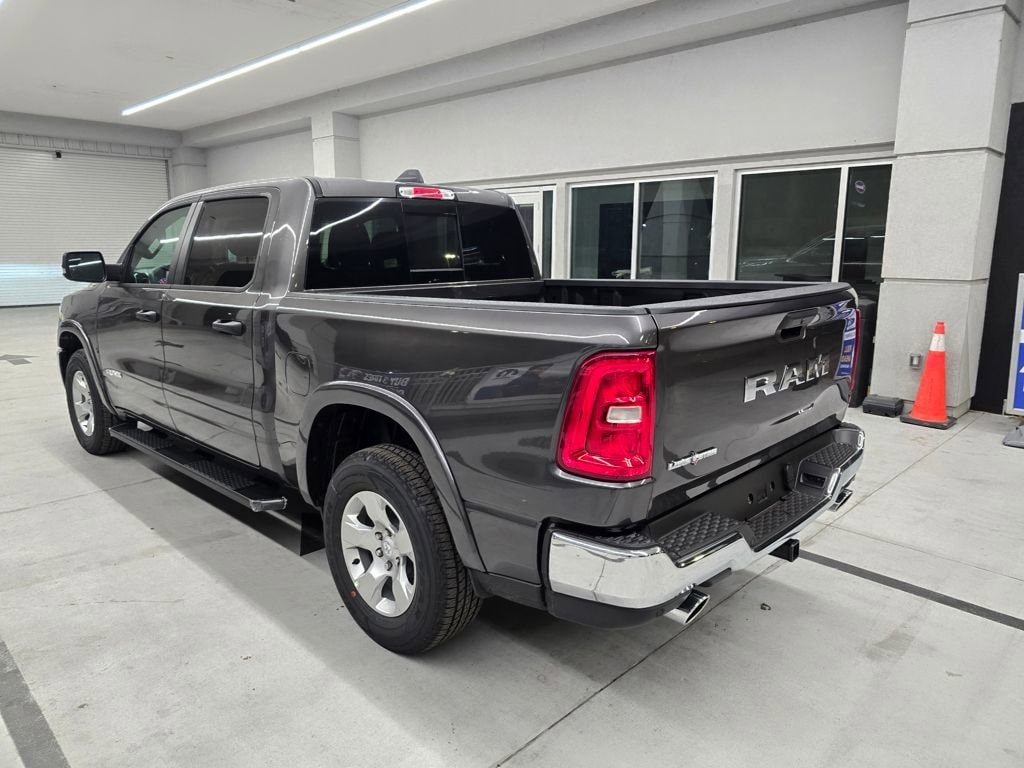 New 2026 Ram 1500 LONE STAR CREW CAB 4X2 5'7 BOX Pickup