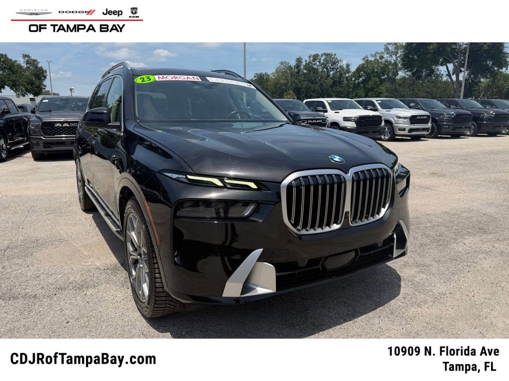 2023 BMW X7 xDrive40i's photo