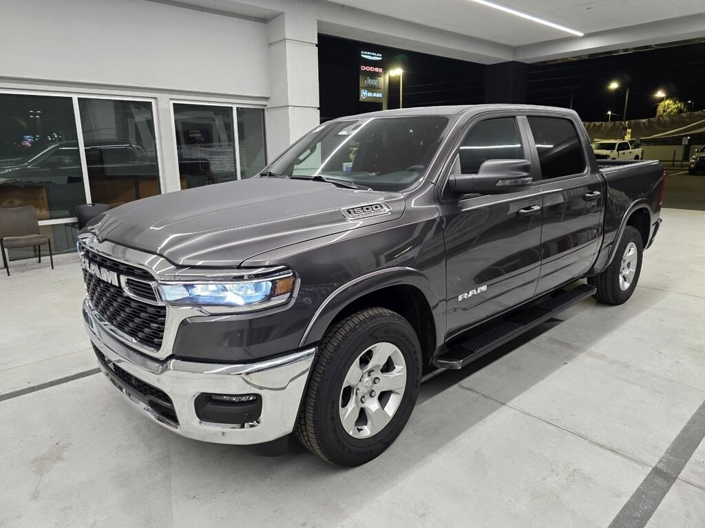 New 2026 Ram 1500 LONE STAR CREW CAB 4X2 5'7 BOX Pickup