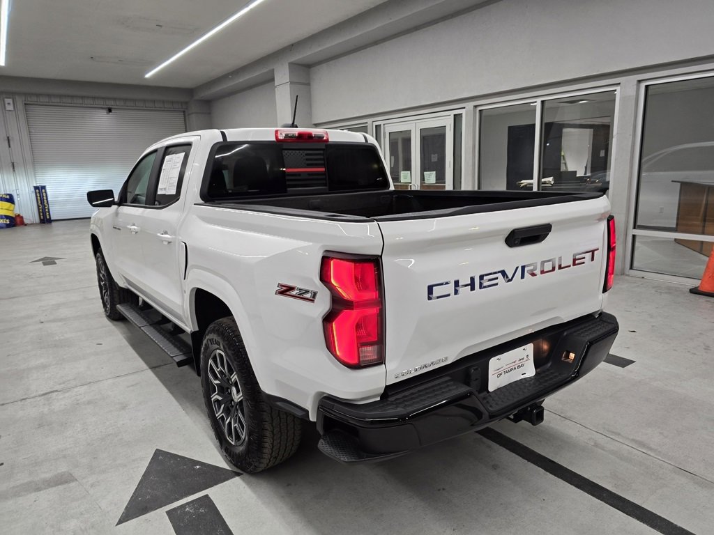 2023 Chevrolet Colorado Z71 photo 3