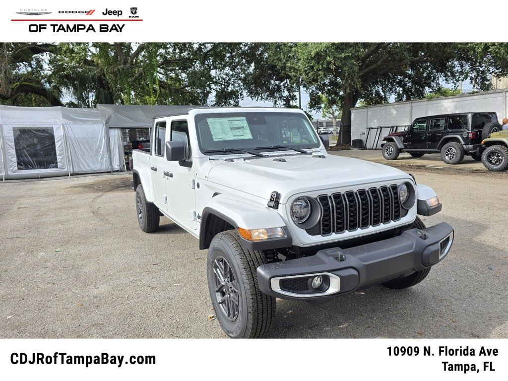 2025 Jeep Gladiator Sport S's photo