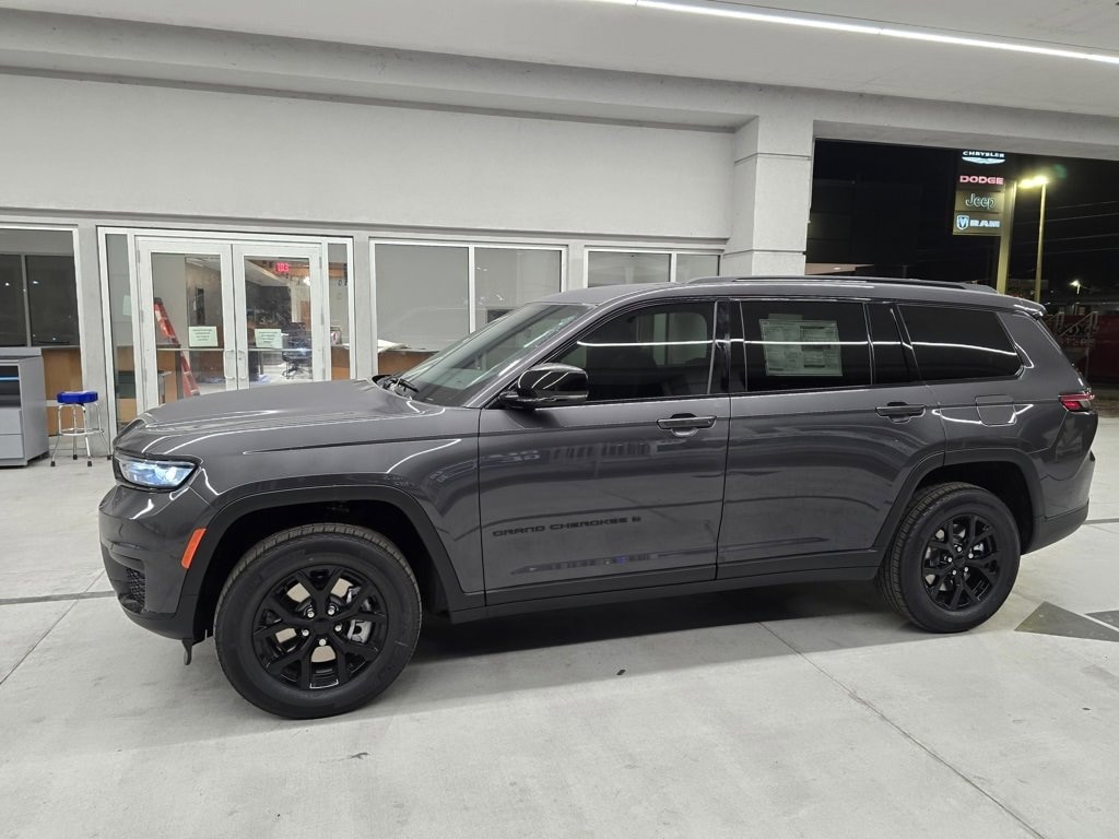 New 2025 Jeep Grand Cherokee L ALTITUDE X 4X4 Sport Utility