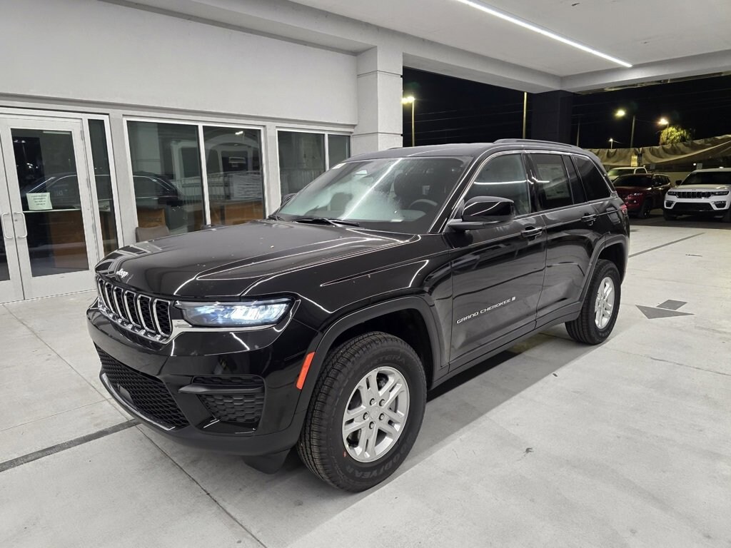 New 2025 Jeep Grand Cherokee LAREDO 4X2 Sport Utility