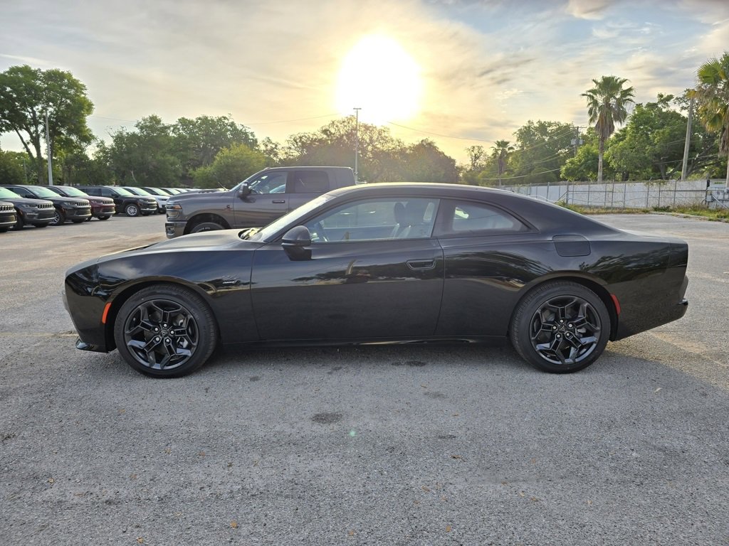 2025 Dodge Charger R/T photo 3