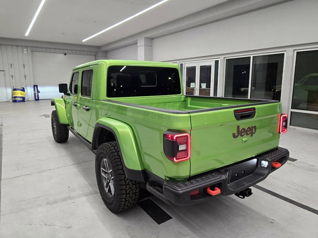 New 2025 Jeep Gladiator MOJAVE X 4X4 Pickup