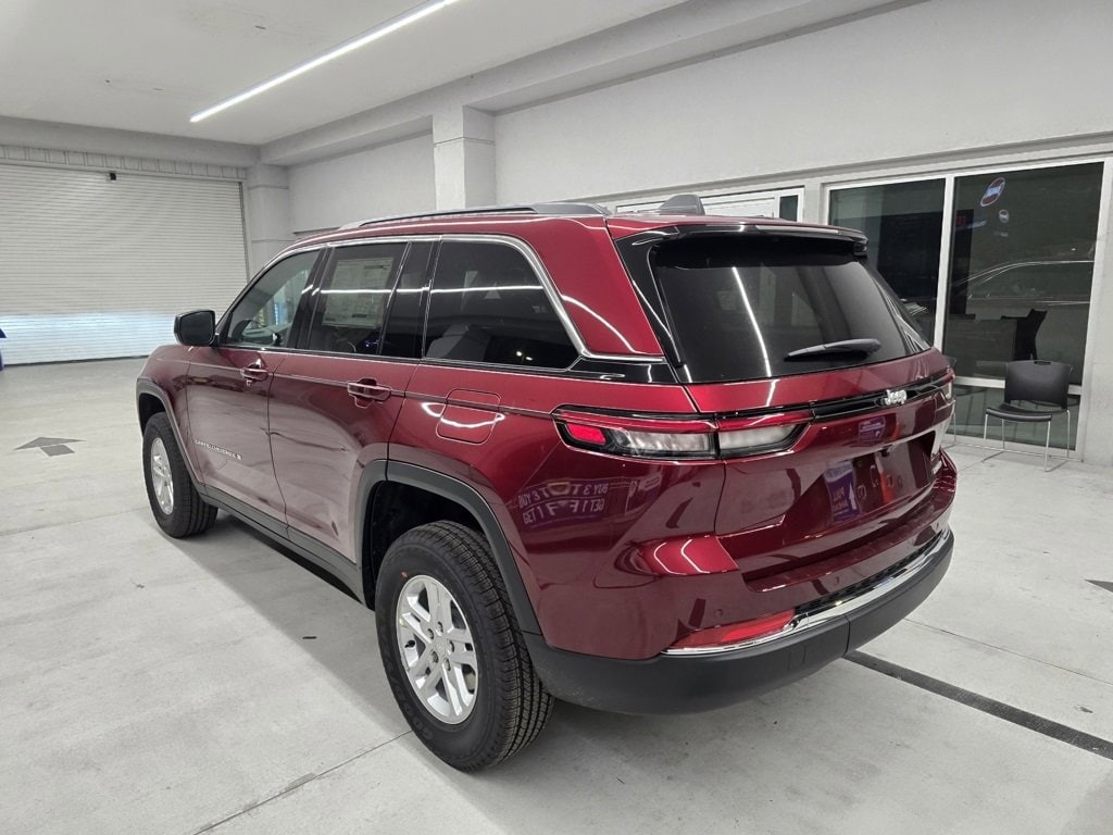 New 2025 Jeep Grand Cherokee LAREDO 4X2 Sport Utility