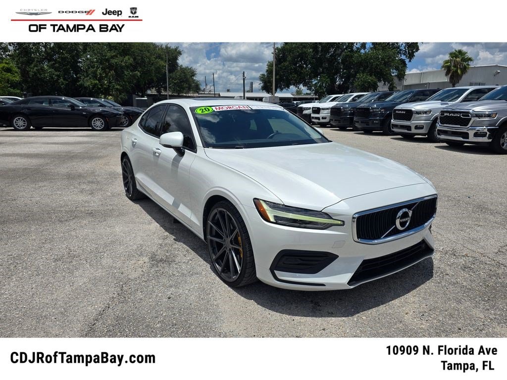 2020 Volvo S60 T5 Momentum's photo