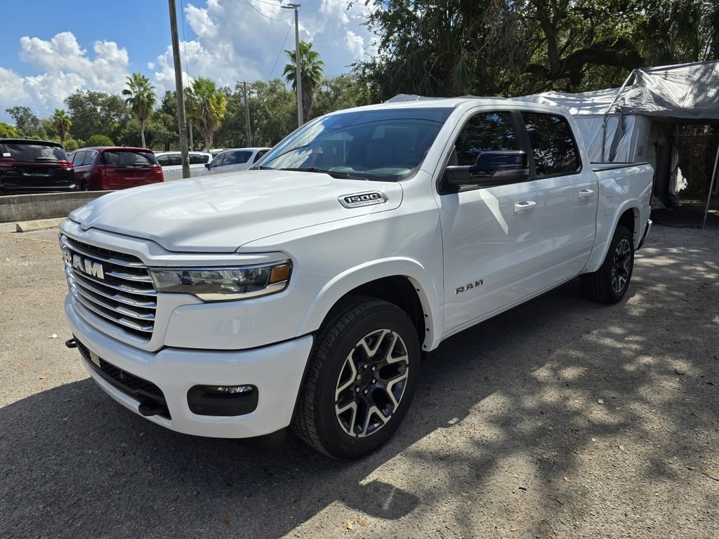 New 2026 Ram 1500 LARAMIE CREW CAB 4X4 5'7 BOX Pickup